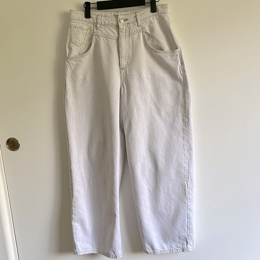 Zara High Rise Wide Leg Jeans in Light Gray Size Small